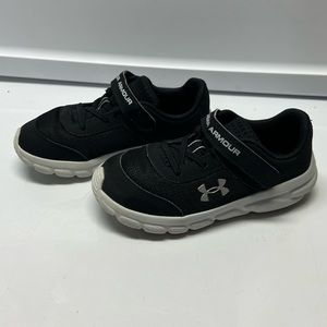 Size 10 Black Under Armour Shoes Boys